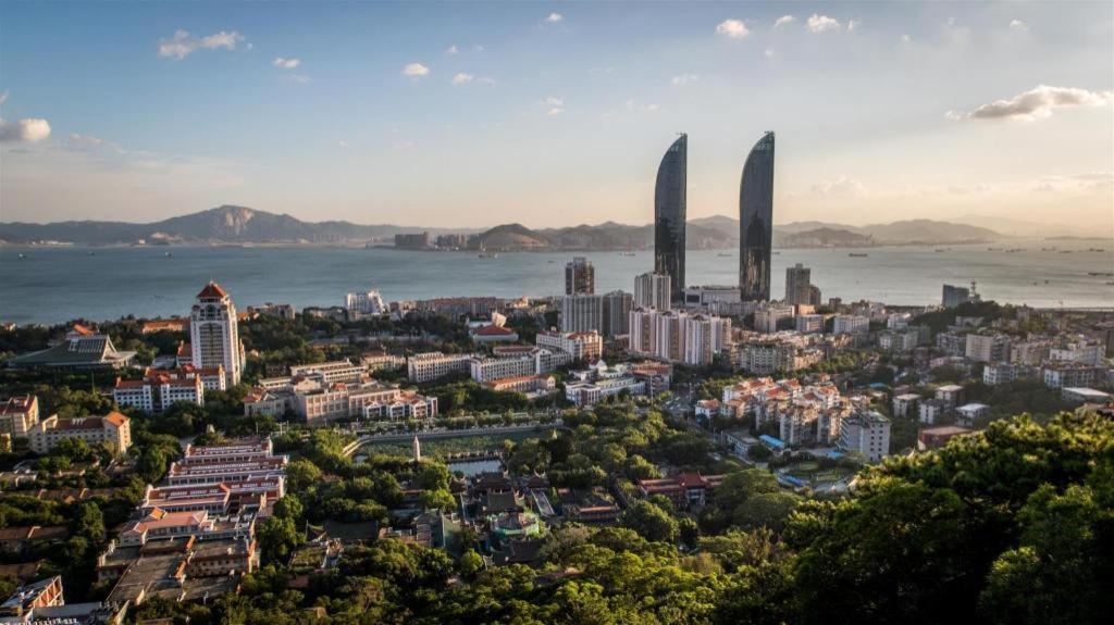 Rezen Hotel Huaxia Xiamen Bagian luar foto