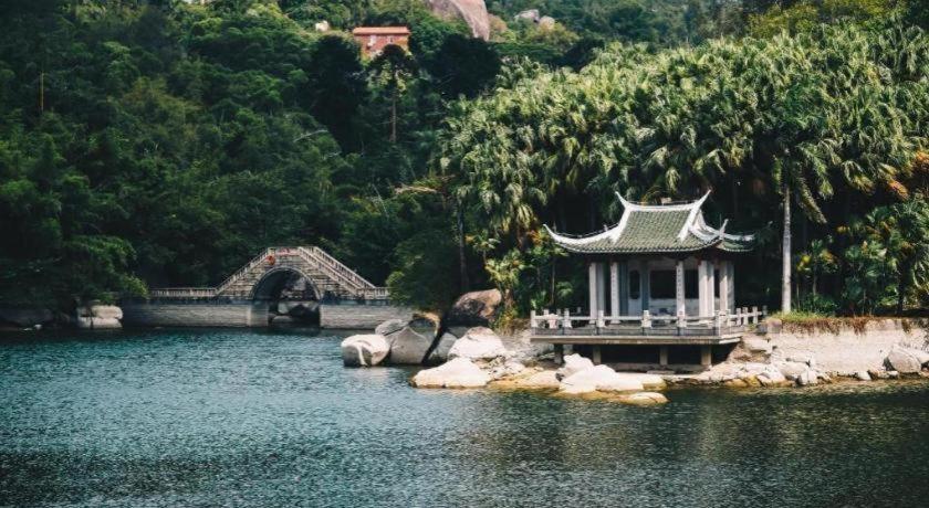 Rezen Hotel Huaxia Xiamen Bagian luar foto