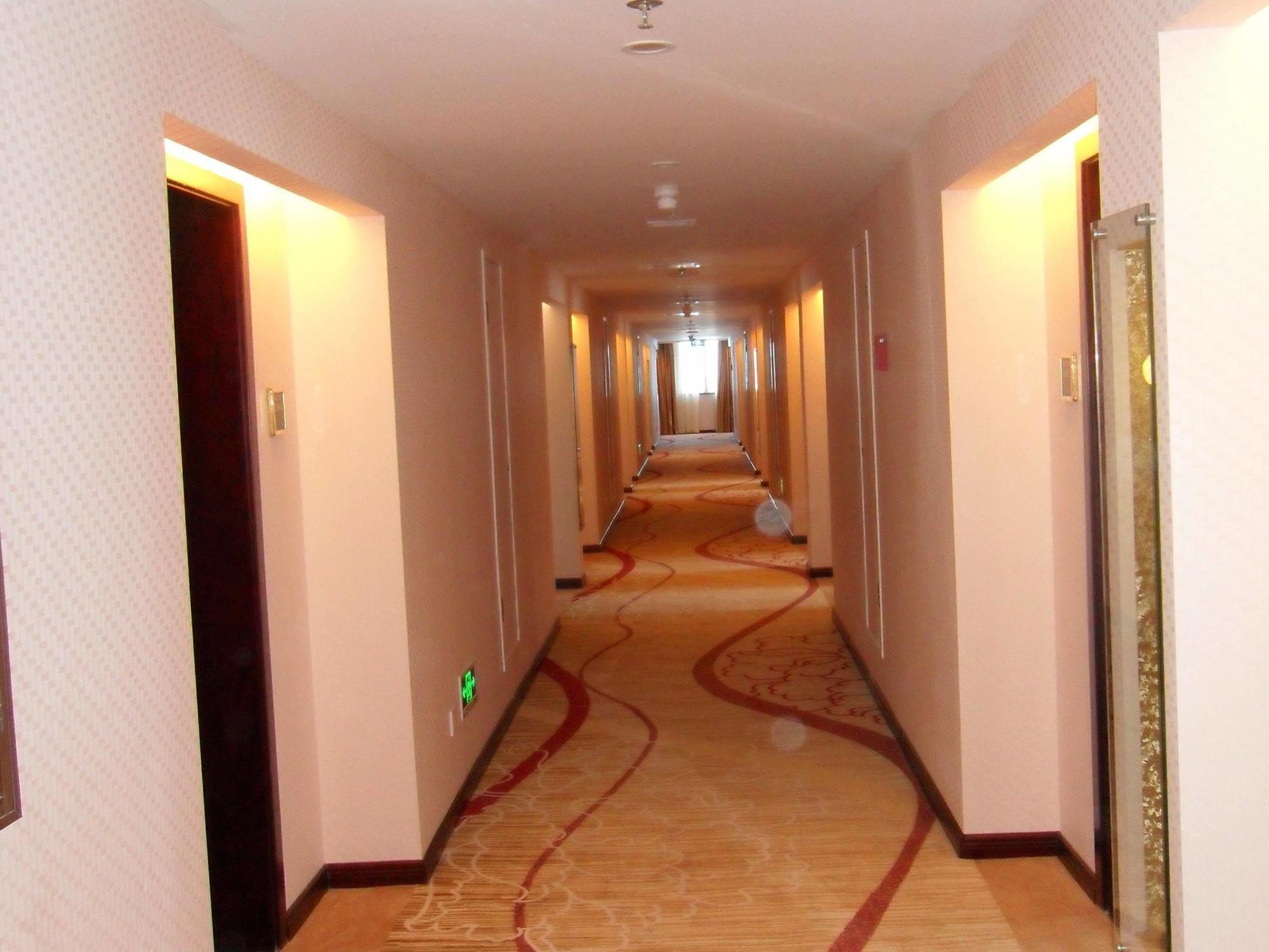 Rezen Hotel Huaxia Xiamen Bagian luar foto